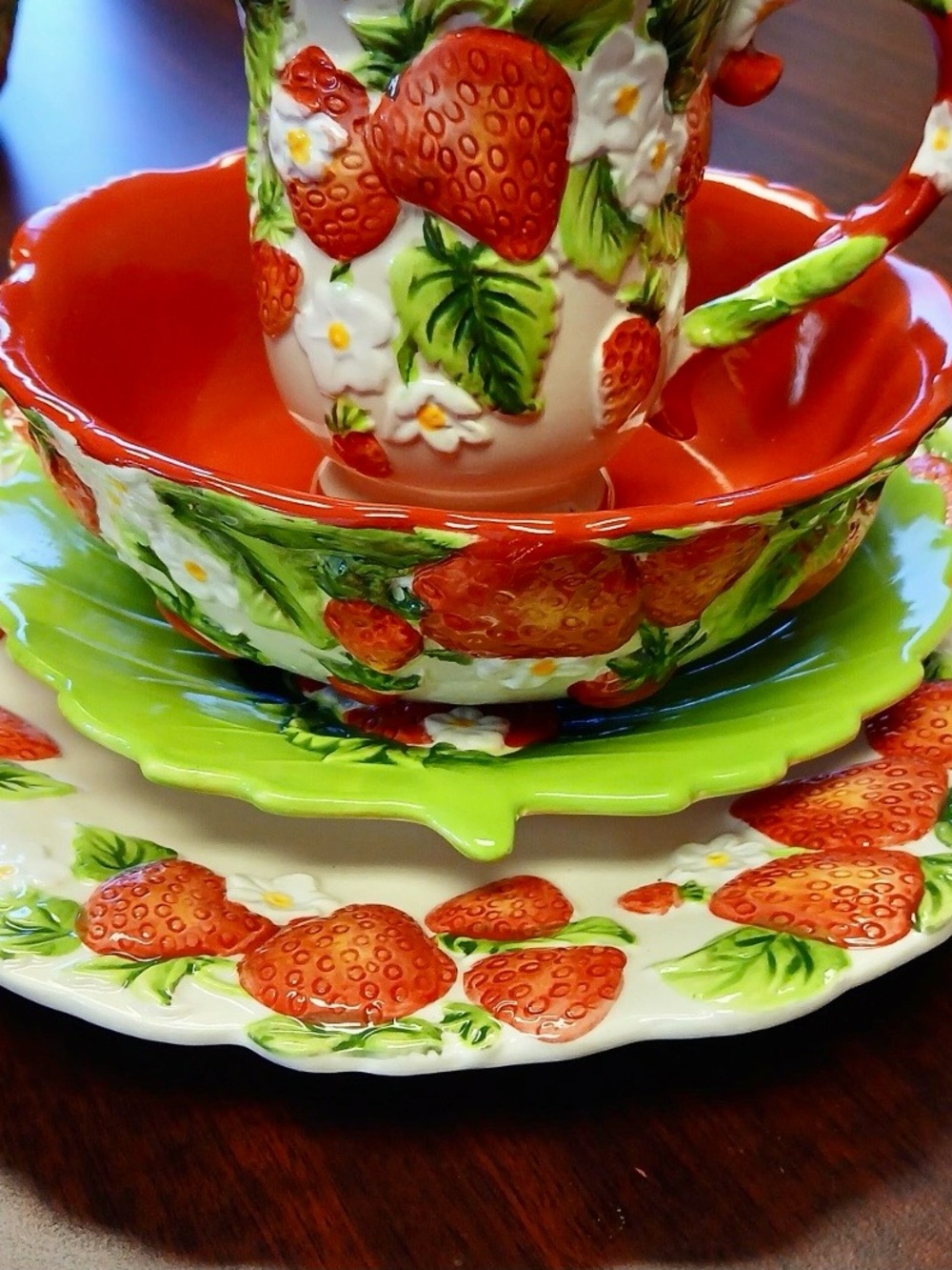 Temp-Tations by Tara~ Strawberry Embossed Bowls from “Figural Fruit” Set of 2